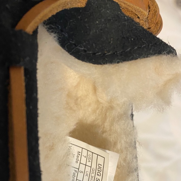Brand new without tags Ugg black Ugg slippers - Picture 3 of 4